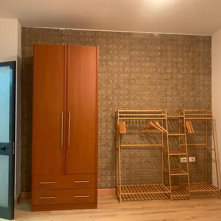 Essenza Tirana